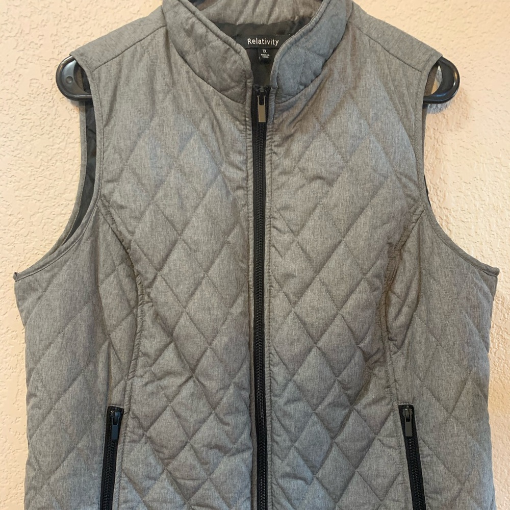 Relativity gray puffer vest sz xl